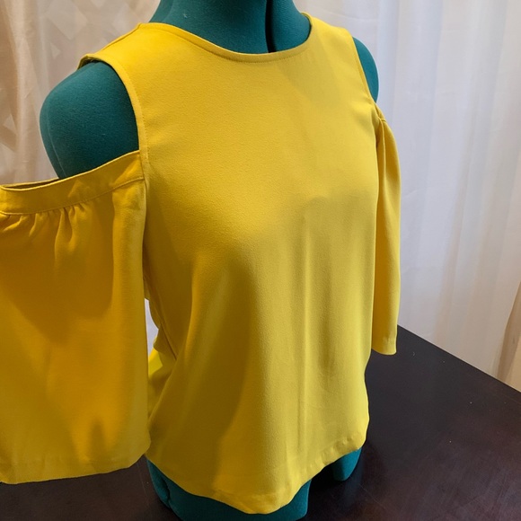 ANN TAYLOR Cold Off the Shoulder Blouse Bell Sleeve Top Yellow Mustard Size SP - Picture 5 of 11